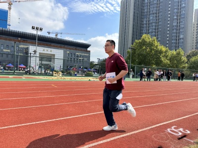 男子青年1500m 谢一凡